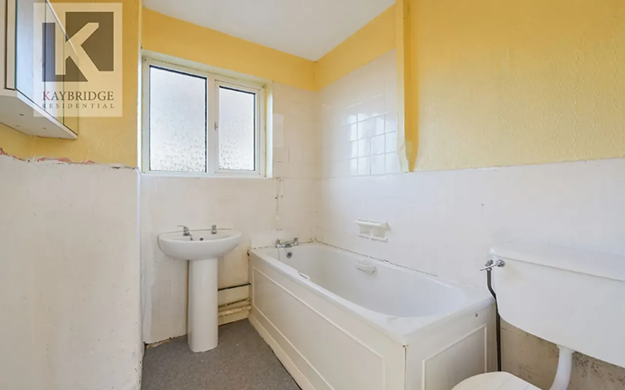 Parklawn Avenue, Epsom, KT18, photo 13