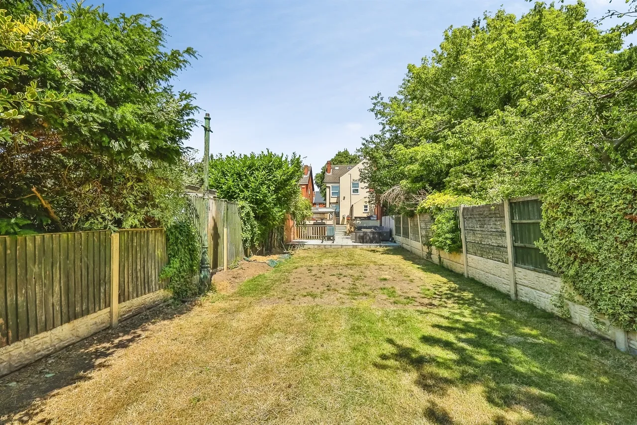 Diamond Avenue, Kirkby-In-Ashfield, NG17, photo 22
