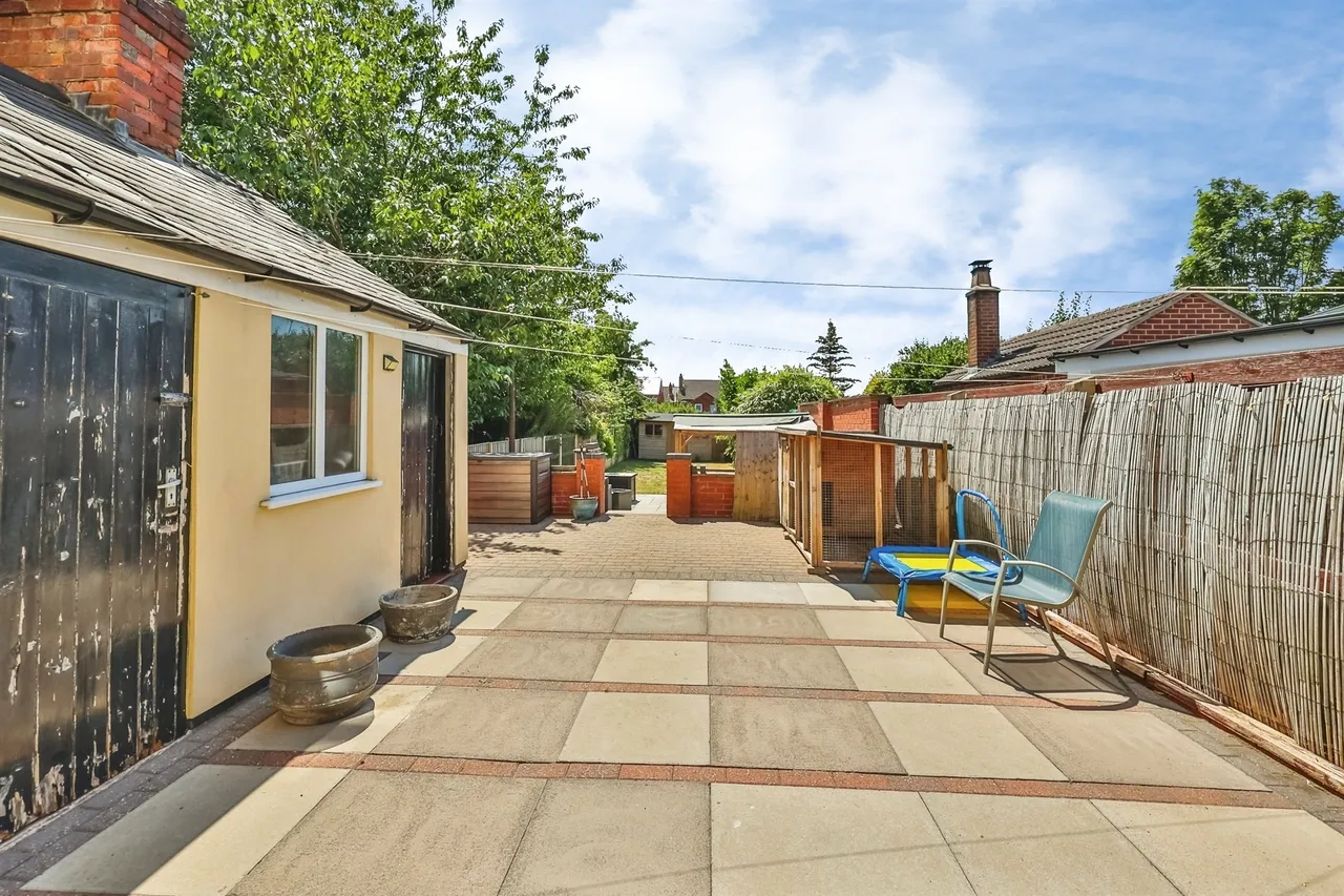 Diamond Avenue, Kirkby-In-Ashfield, NG17, photo 25