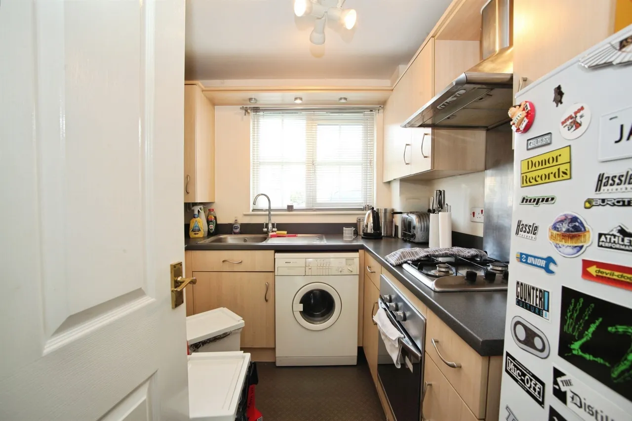 St. Peters Avenue, Pontyclun, CF72, photo 13