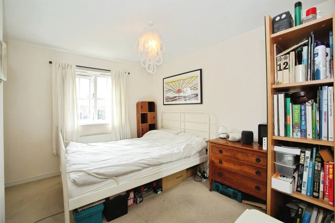 St. Peters Avenue, Pontyclun, CF72, photo 4
