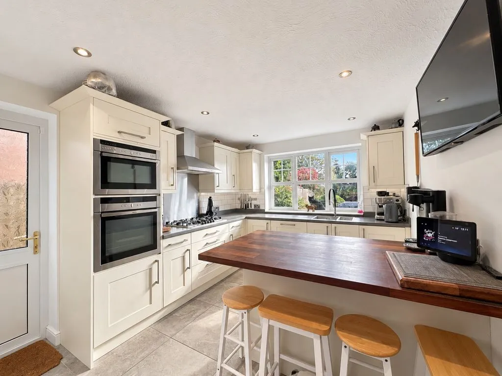 Baden Powell Close, Rugeley, WS15, photo 3