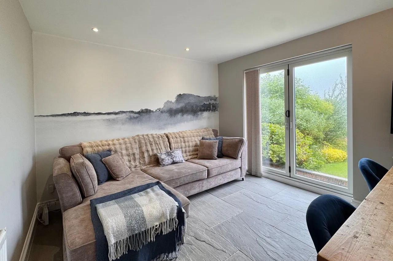 Heath Road, Glossop, photo 9