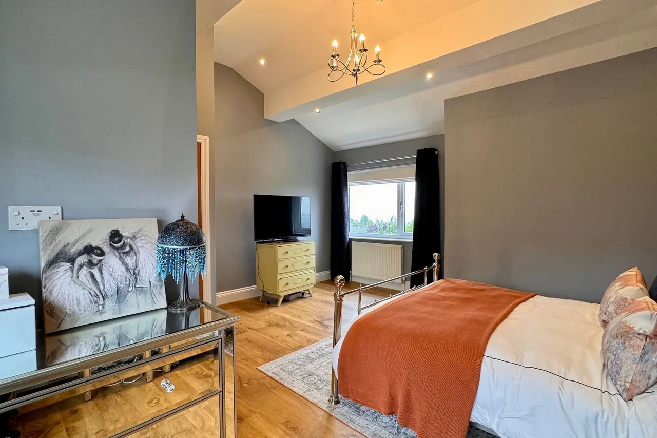 Heath Road, Glossop, photo 19