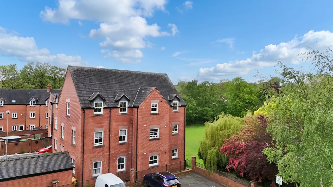 2 bed flat for sale, Riverside Crescent, Hall Yard, ST10