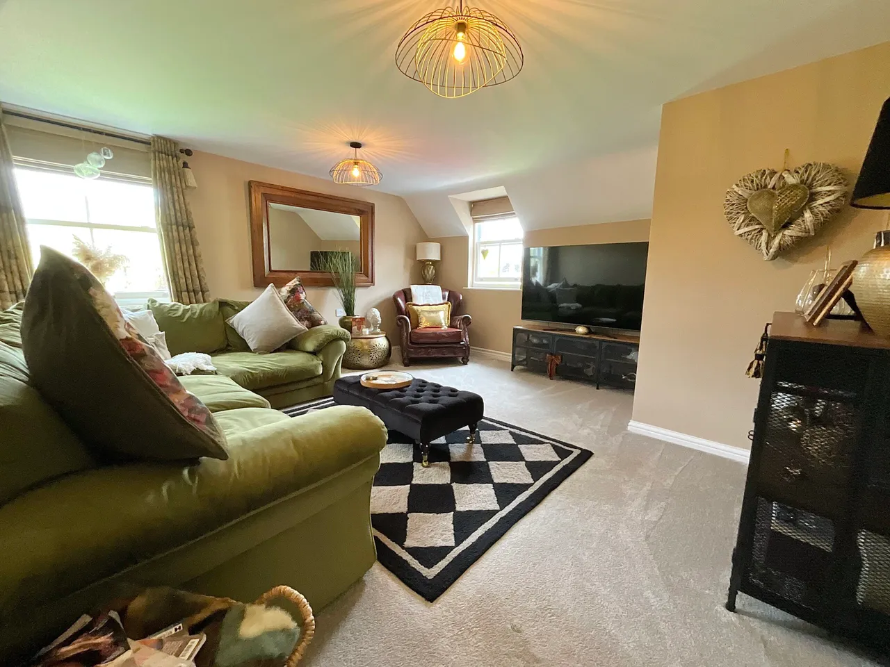Riverside Crescent, Hall Yard, ST10, photo 3