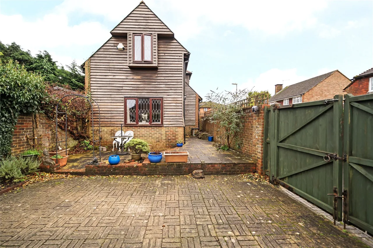 Avenue Road, Grayshott, GU26, photo 8