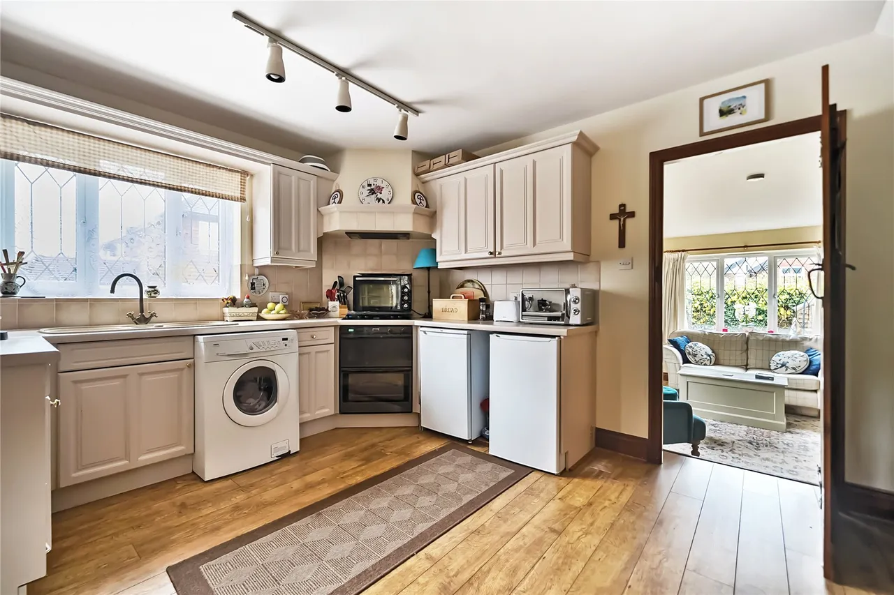 Avenue Road, Grayshott, GU26, photo 5