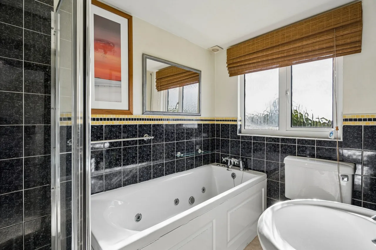 Hillary Road, High Wycombe, HP13, photo 17