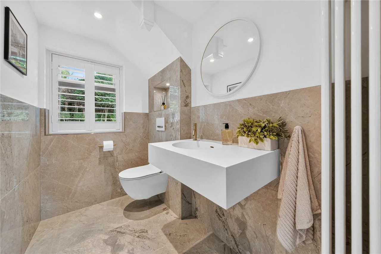 Lidgett Lane, Leeds, LS17, photo 24