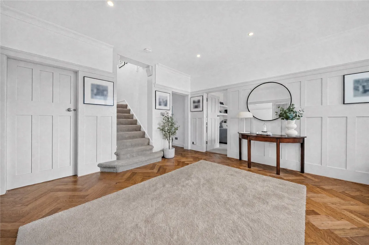 Lidgett Lane, Leeds, LS17, photo 6