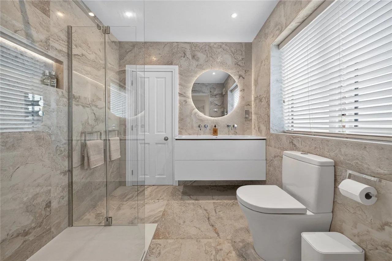 Lidgett Lane, Leeds, LS17, photo 18