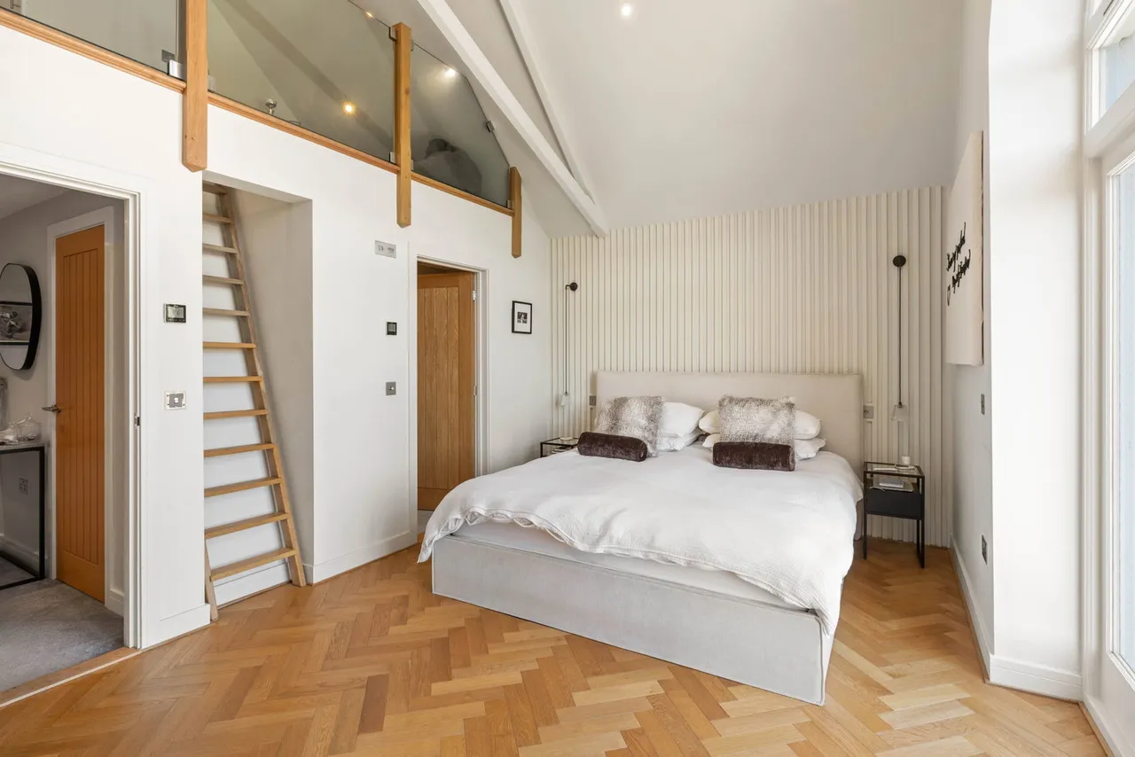 Beautiful Church Hall conversion into a stunning 3 bedroom home, photo 31