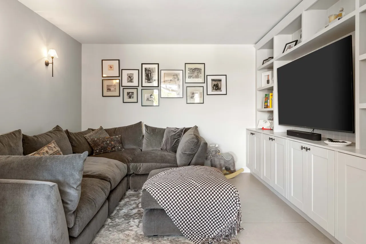 Beautiful Church Hall conversion into a stunning 3 bedroom home, photo 11