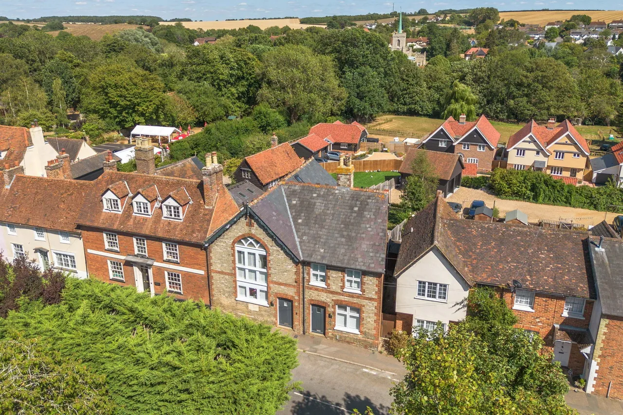 Beautiful Church Hall conversion into a stunning 3 bedroom home, photo 5