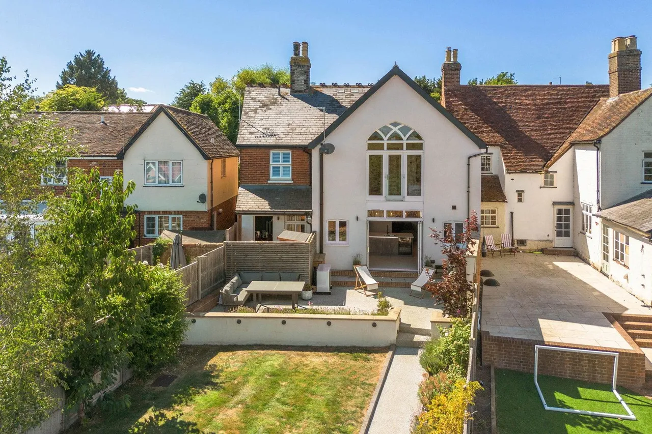 Beautiful Church Hall conversion into a stunning 3 bedroom home, photo 42