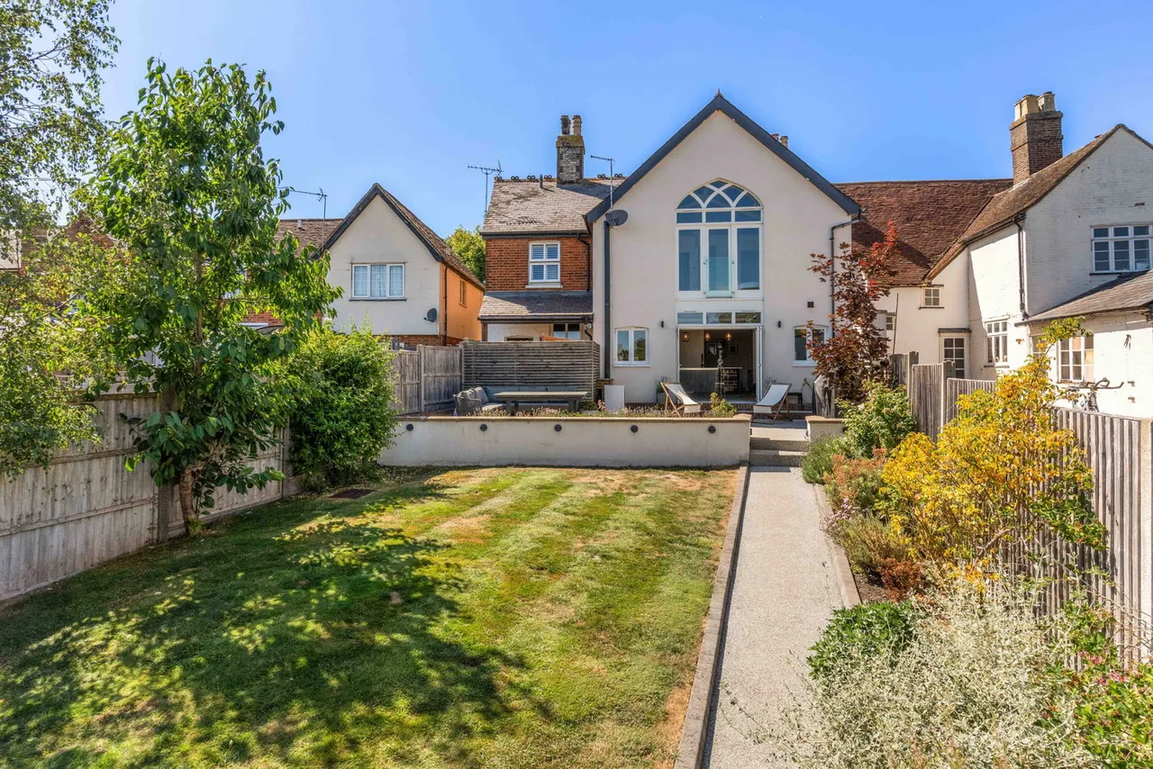 Beautiful Church Hall conversion into a stunning 3 bedroom home, photo 37