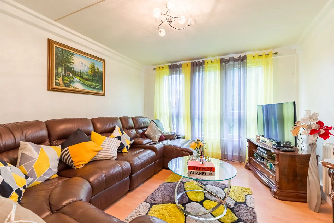 2 bed flat to rent, London, E9