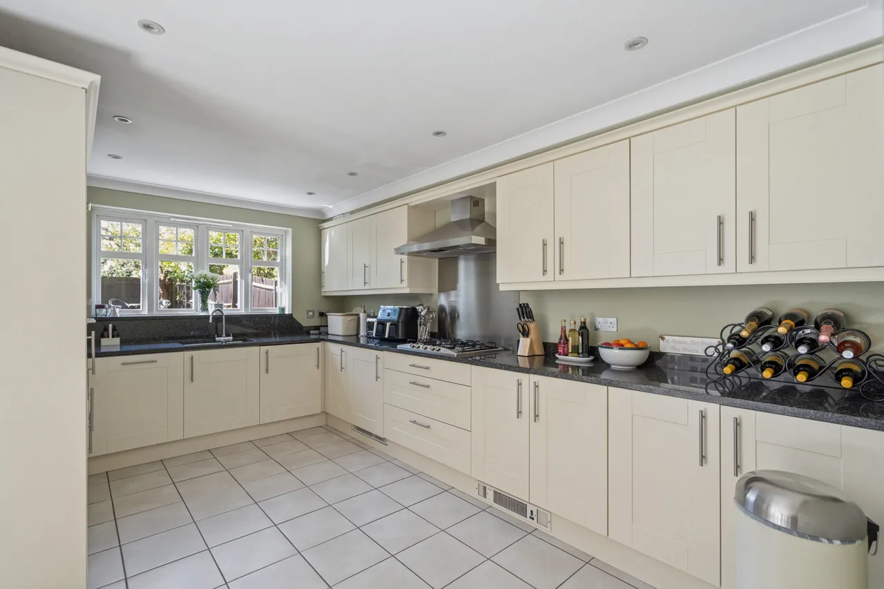 Bushey Grove Road, Bushey, Bushey, WD23 2GJ, photo 3