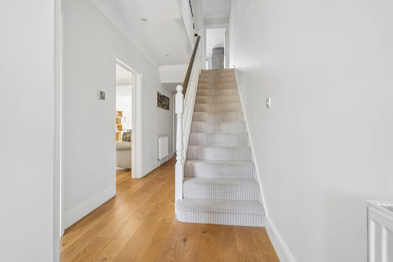 Bushey Grove Road, Bushey, Bushey, WD23 2GJ, photo 5