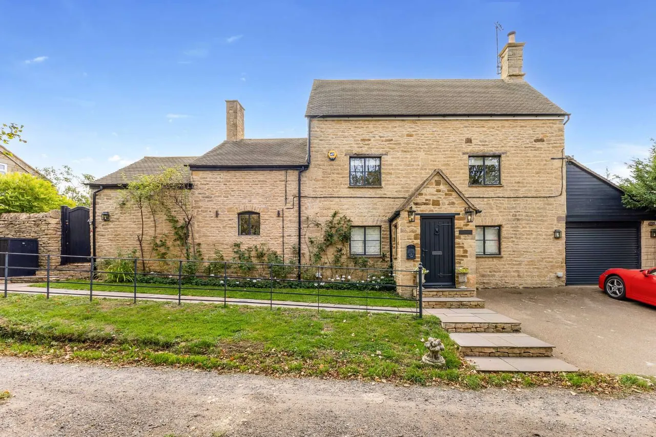 4 bed house to rent, Clarks Lane, Long Compton, CV36