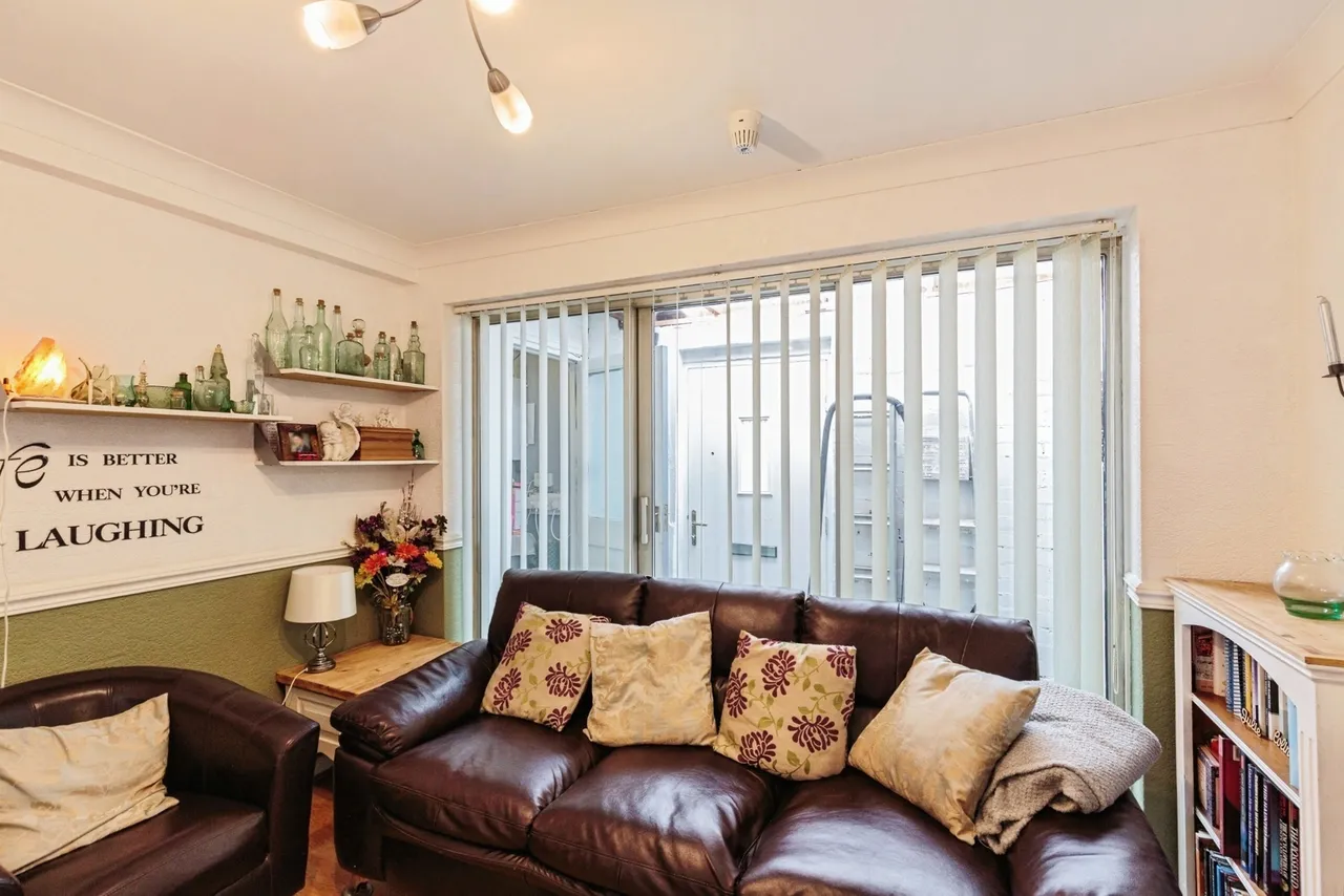 Reads Avenue, FY1, photo 11