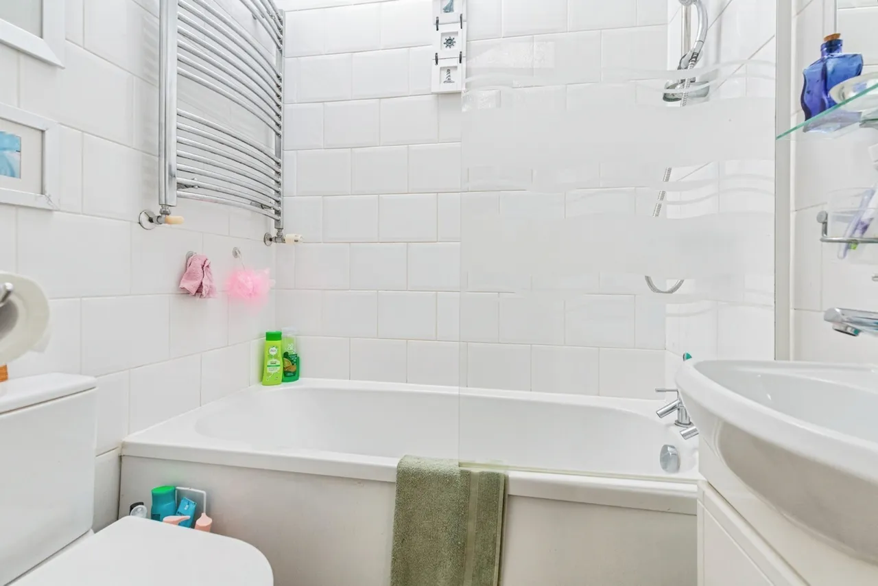 Reads Avenue, FY1, photo 14