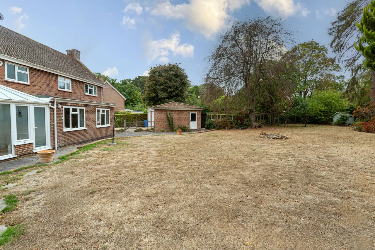 Meadow Lane, Hartley Wintney, Hook, RG27 8RF, photo 16