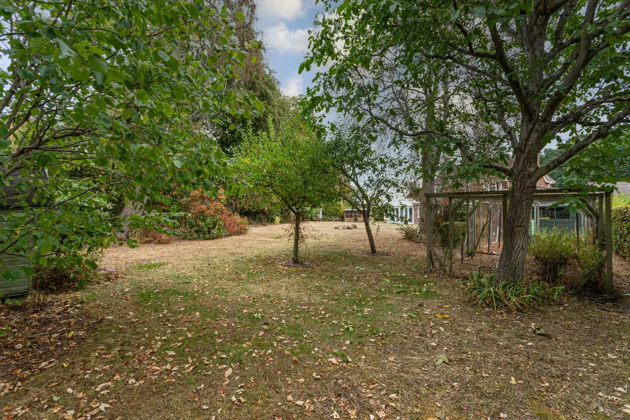 Meadow Lane, Hartley Wintney, Hook, RG27 8RF, photo 19