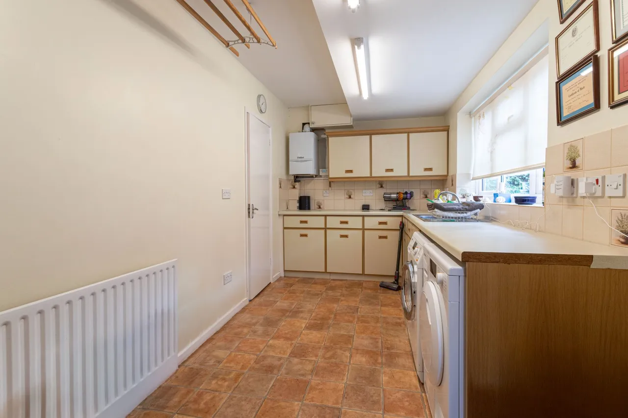 Meadow Lane, Hartley Wintney, Hook, RG27 8RF, photo 11