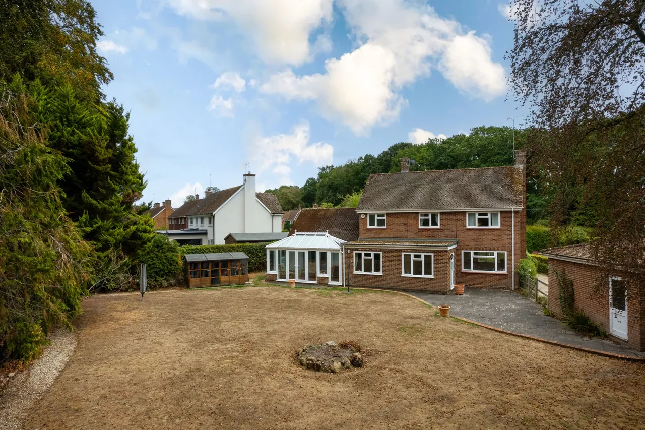 Meadow Lane, Hartley Wintney, Hook, RG27 8RF, photo 17