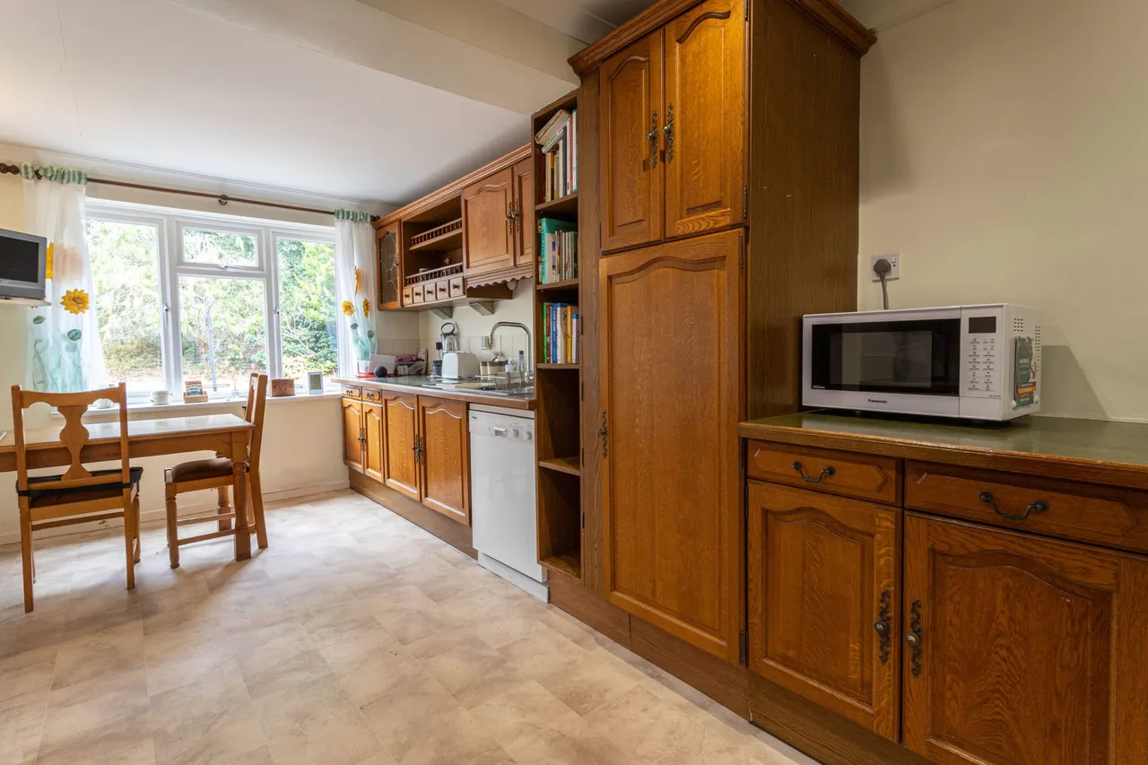 Meadow Lane, Hartley Wintney, Hook, RG27 8RF, photo 8