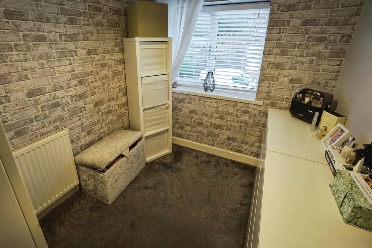 Dingle Close, Oakham, DY2, photo 16
