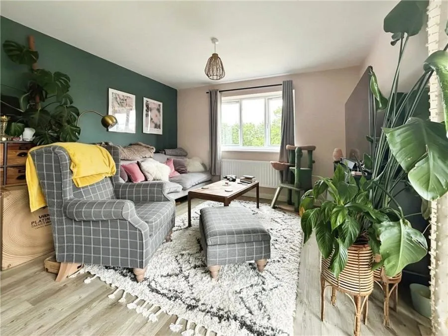 Glover Crescent, Arborfield Green, RG2, photo 2