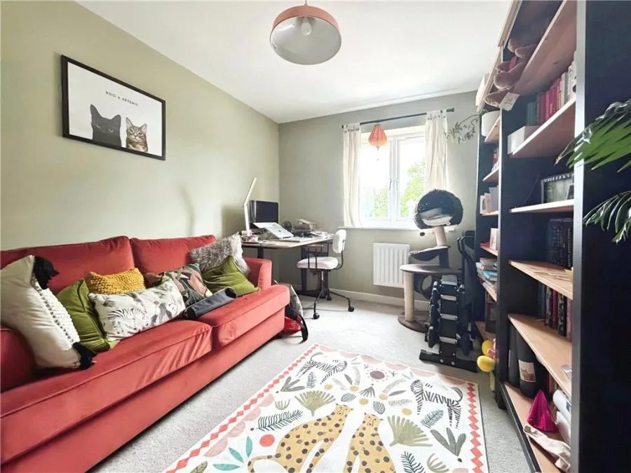 Glover Crescent, Arborfield Green, RG2, photo 6