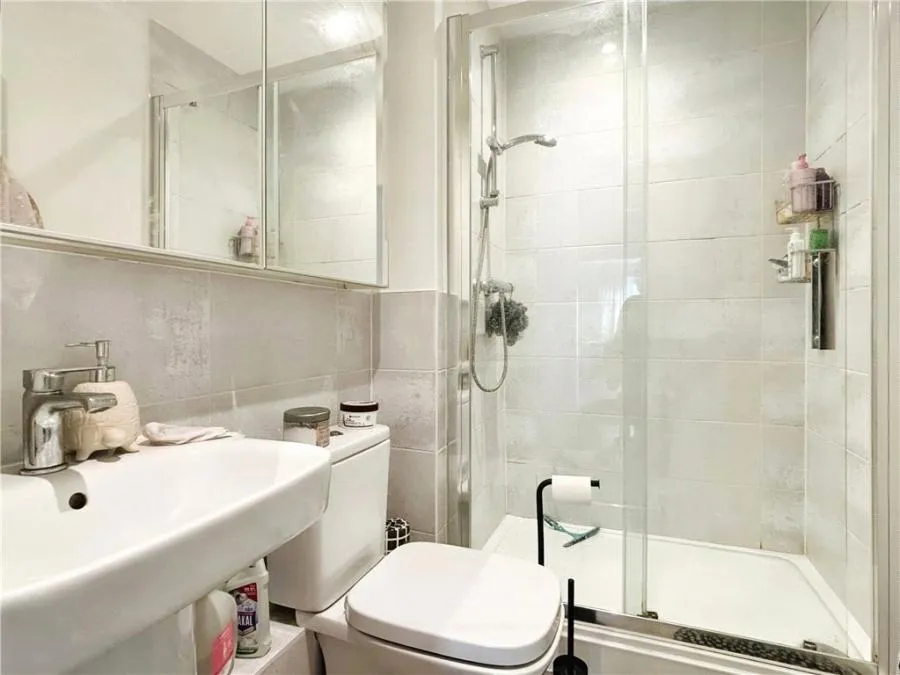 Glover Crescent, Arborfield Green, RG2, photo 5