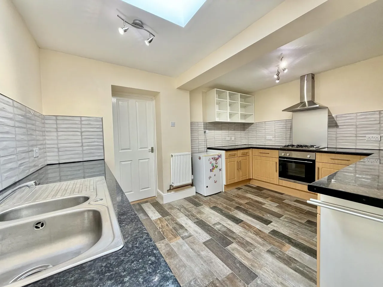 Clive Road, Barry, CF62, photo 5