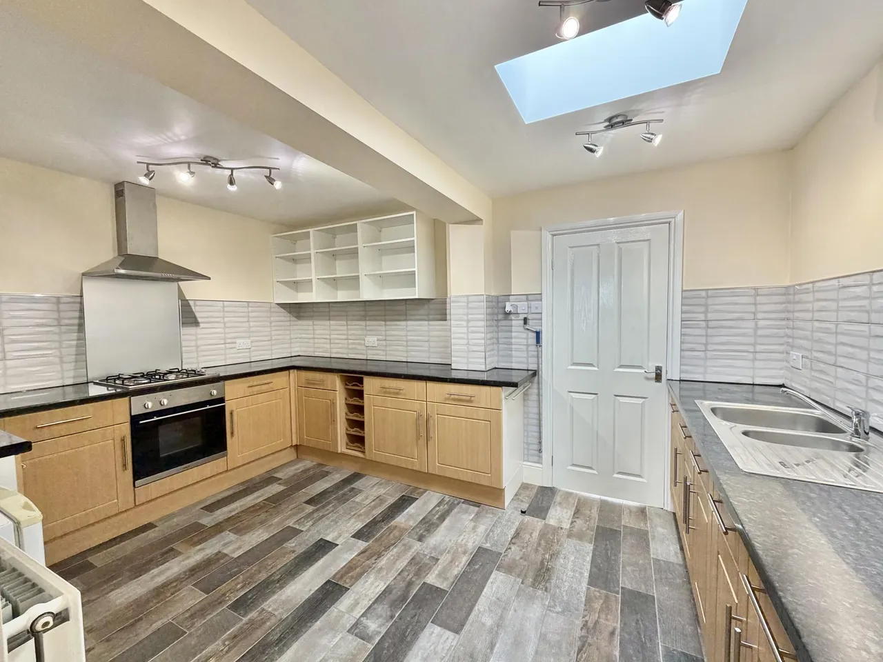 Clive Road, Barry, CF62, photo 4