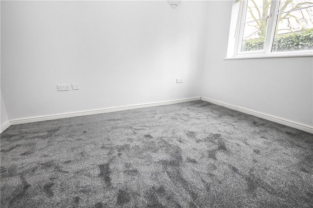Kempton Avenue, Sunbury-on-Thames, TW16, photo 4