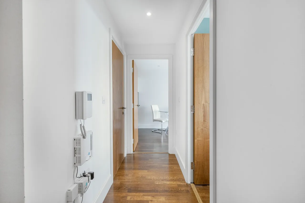 Henry Macauley Avenue, Kingston Upon Thames, KT2, photo 11