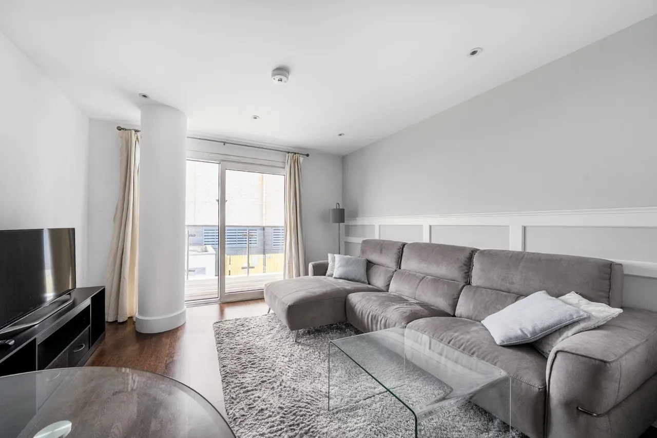 Henry Macauley Avenue, Kingston Upon Thames, KT2, photo 2