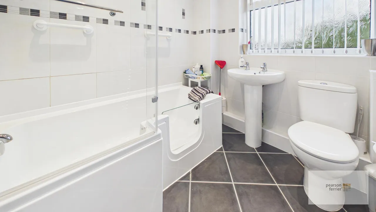 Sabden Close, Bury, BL9 5LR, photo 18
