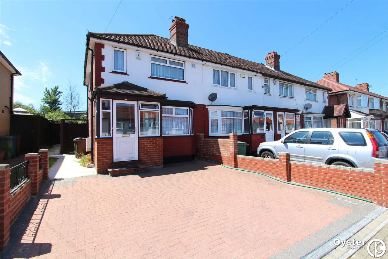 2 bed house to rent, Dale Avenue, Edgware, HA8
