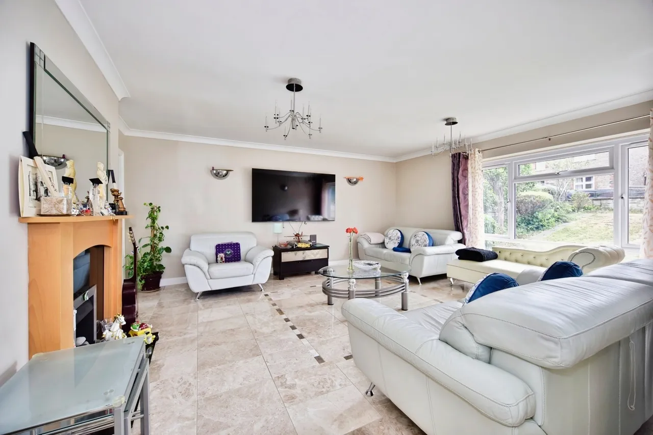 Queens Road, Maidstone, Kent, ME16, photo 2