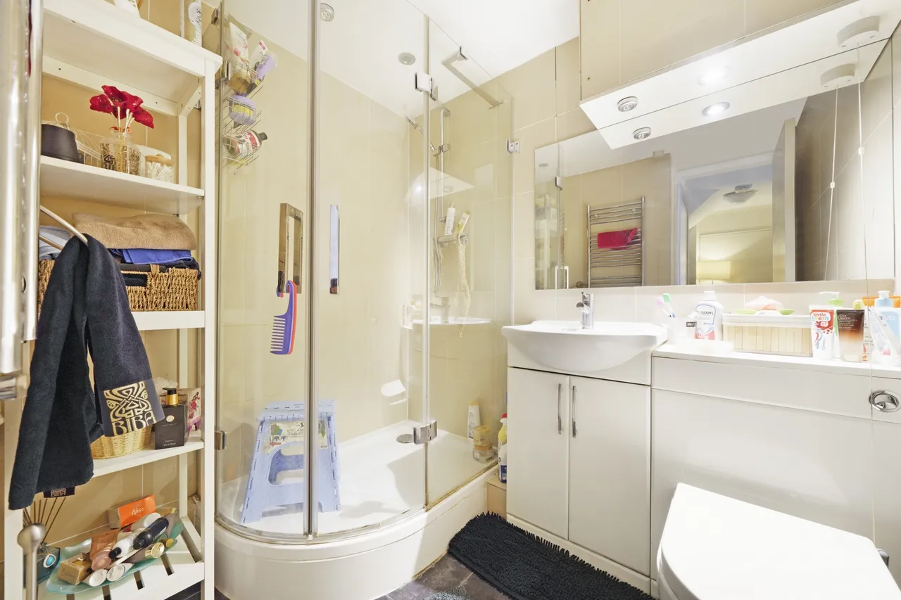 St Pauls Court, London, W14, photo 12