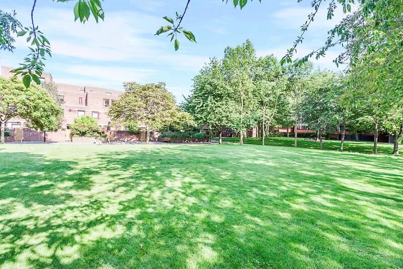 St Pauls Court, London, W14, photo 3