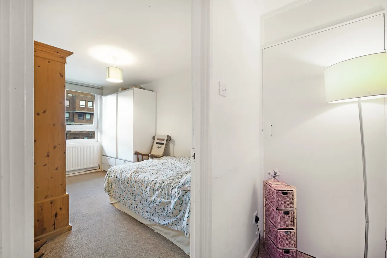 St Pauls Court, London, W14, photo 13