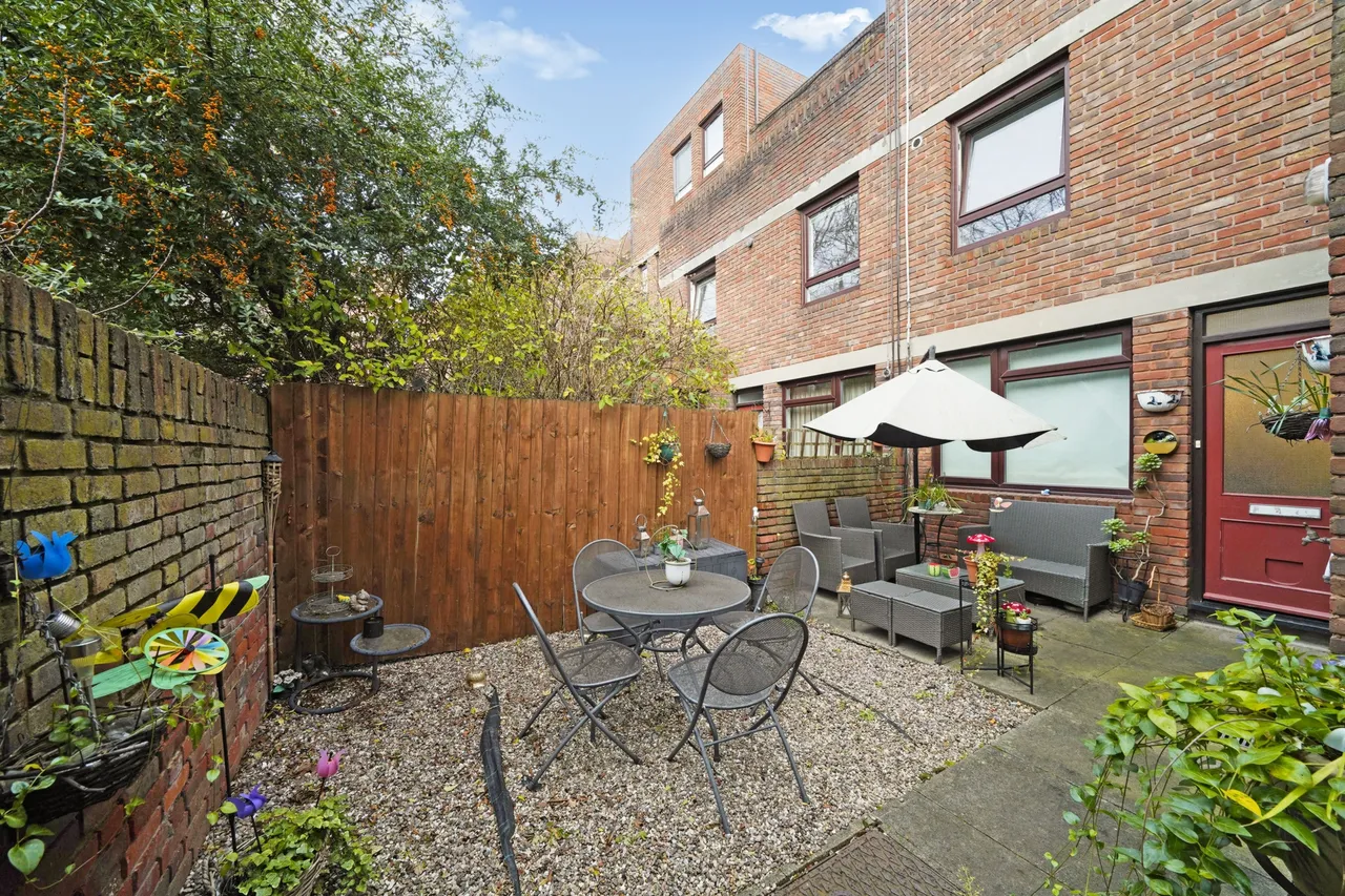 St Pauls Court, London, W14, photo 17