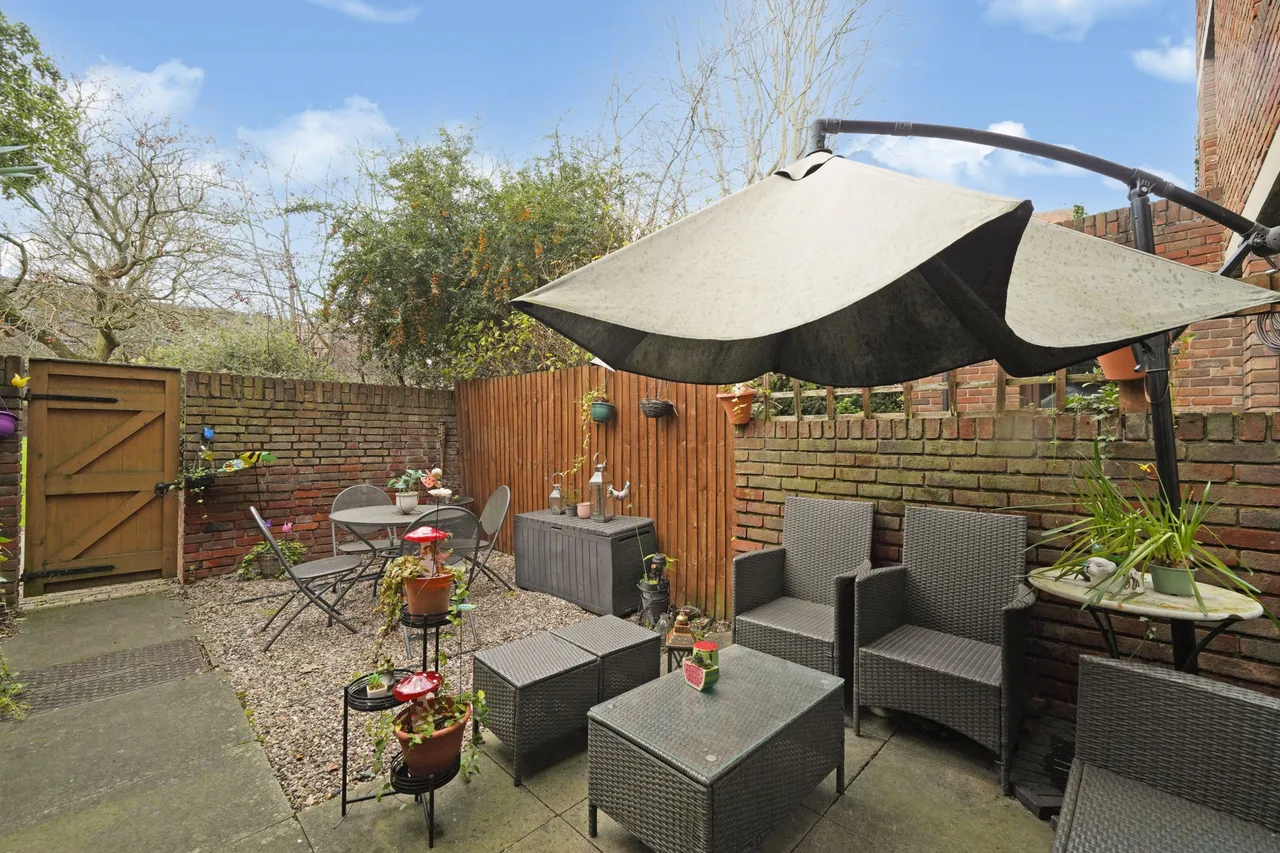St Pauls Court, London, W14, photo 16