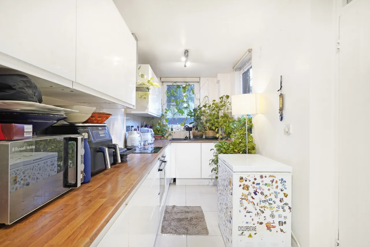 St Pauls Court, London, W14, photo 8